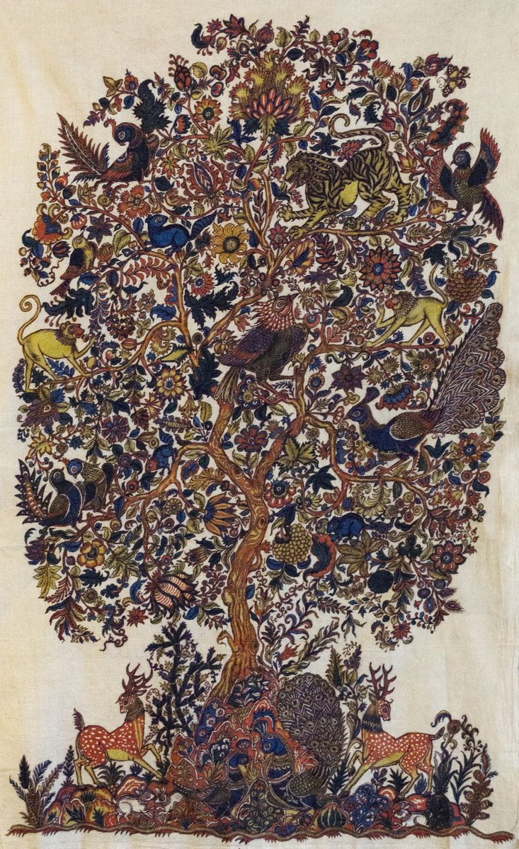 #MondayMotivation
जिस धर्म का पालन दूसरों के विरोध से जुड़े, वह धर्म नहीं कुधर्म है। सच्चा पराक्रमी धर्म वह है, जिसका दृढ़ता से पालन करनेवाला स्वयं सदा अविरोधी बना रहे।
"धर्म: यो बाधते धर्म: न स धर्म: कुधर्म तत्।
अविरोधी तु यो धर्म: स धर्म: सत्यविक्रम: ।"