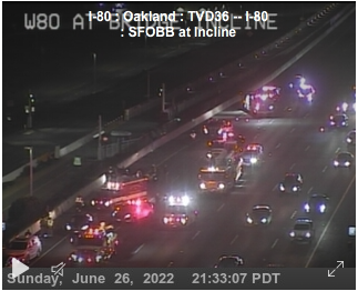 KCBSAMFMTraffic's tweet photo. 🚨Special #KCSBTraffic Alert🚨
#BayBridge - 80 EB at the flat section near the toll plaza, traffic is getting by only in the 2-left lanes as emergency crews investigate a fatal crash.
Traffic is bumper-to-bumper across the span for the ride between #SanFrancisco and #Oakland. https://t.co/p9FF6J6Xe4