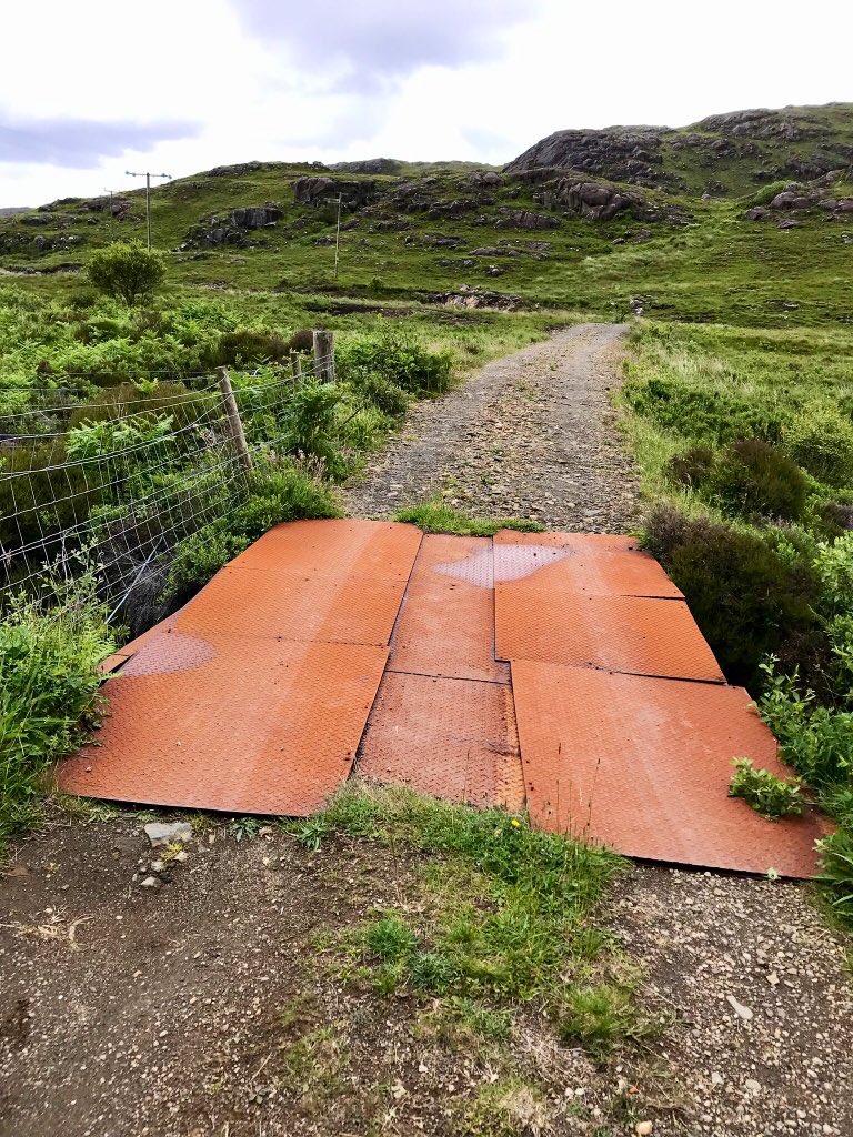 tutty352's tweet photo. @LakesStiles @LordOrk @tismenic70 @Soapy_Wit_Tank @clouds_go_by @CharlesBewley2 @ceadela @LansdellMum @WindowsLake @RuthRendell1 @ProjectWHYUK @Yeti98_ Morning Stiles. #Nicegate 😍
Bridge on the Old School Road. #AllMetalMonday https://t.co/bkgJmCA2gn