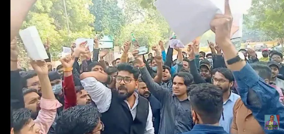 RAJN87751120's tweet photo. #WE_WANT_RRB_JE_SSE is the dream job of every engineer. We will not allow railways to be privatized. Itna padne ke baad bhi engineer berojgar baitha hai.Shame on the policy makers that are not able to utilise the real strength of the country i.e. youth power of India https://t.co/pnGQmfXCRg