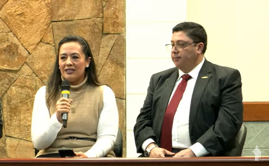Iglesiajesuc_CA's tweet photo. #DevocionalJAS
"El Señor los necesita y ustedes necesitan al Señor... si se esfuerzan y son valientes, tomarán las mejores decisiones y una vida feliz, a pesar de los desafíos que enfrenten". -Alicia y Mynor Ruiz, Asesores JAS de Área.
👉https://t.co/o1lckqHMpT https://t.co/HUqCM2SK9o