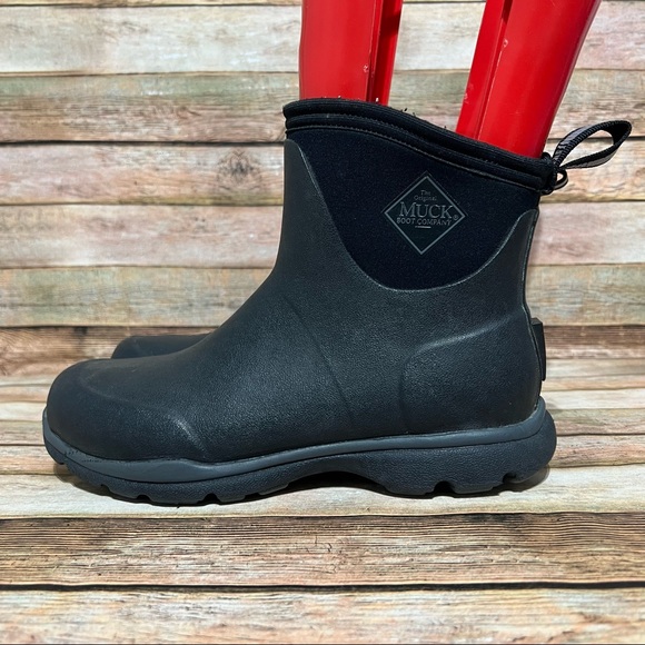 So good I had to share! Check out all the items I'm loving on <a href="/Poshmarkapp/">Poshmark</a> #poshmark #fashion #style #shopmycloset #chd #chanel #theoriginalmuckbootcompany: posh.mk/5uYkFW3Gbrb