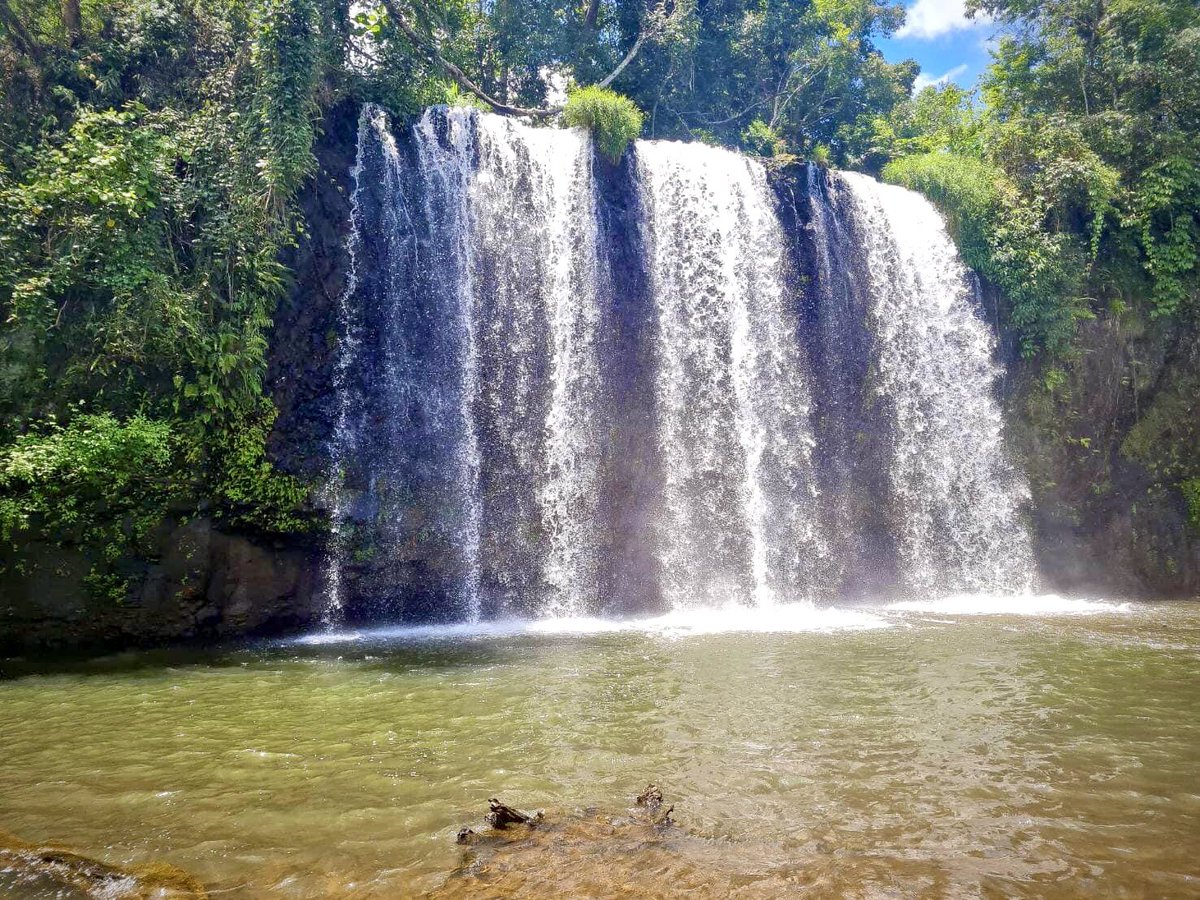 ความพยายามอยากเอาเมียไปปล่อยให้ไกลถึงลาวใต้ของผัวนั้นช่างน่าชื่นชม...
แต่เสียใจด้วยนะ ชั้นยังกลับอาการครบ 32 พร้อมเบียร์ลาว5ลัง🤣🤣🤣🤣🤣
#ลาวใต้