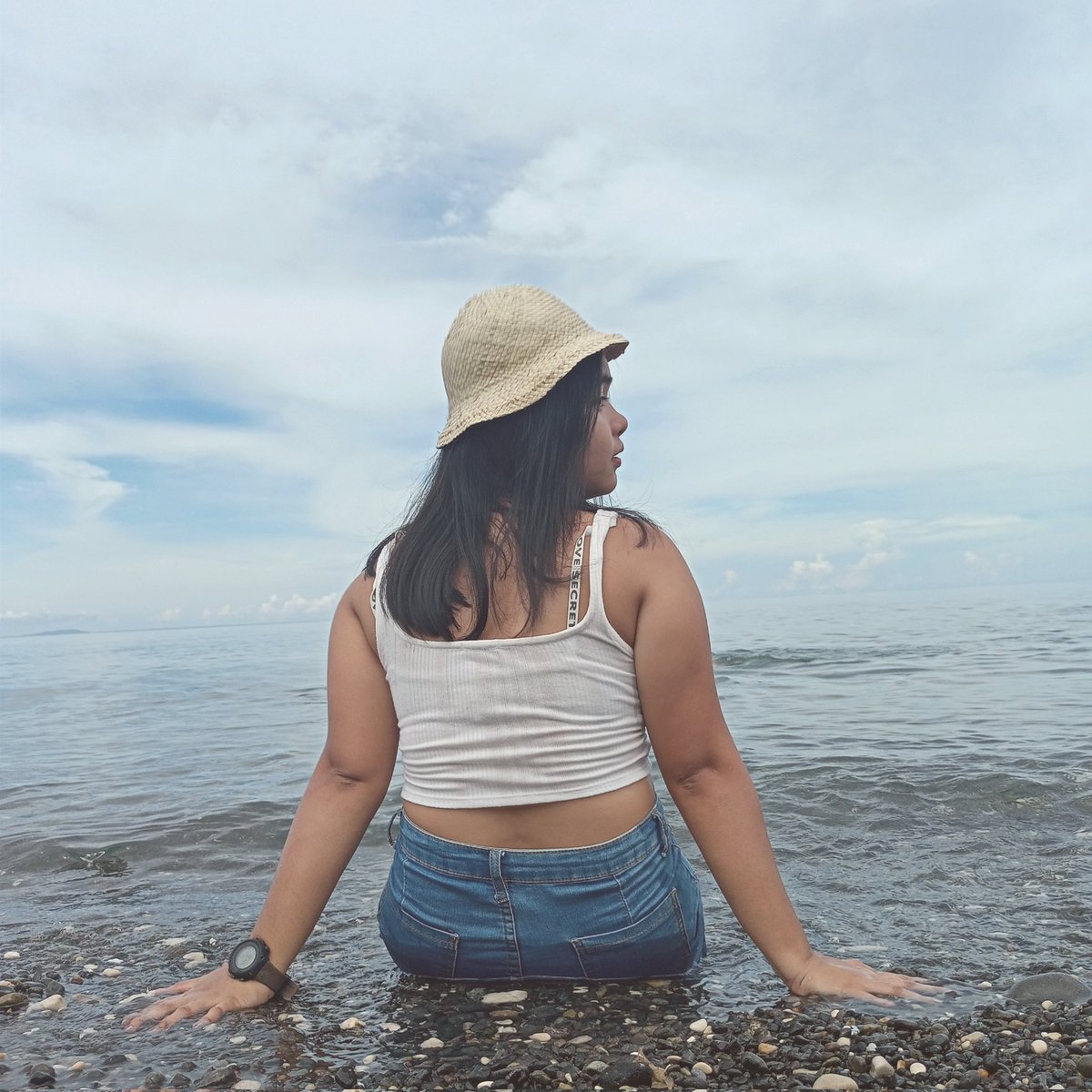 lorendeflores's tweet photo. 🌊🤍 https://t.co/Ue8ArE5st7