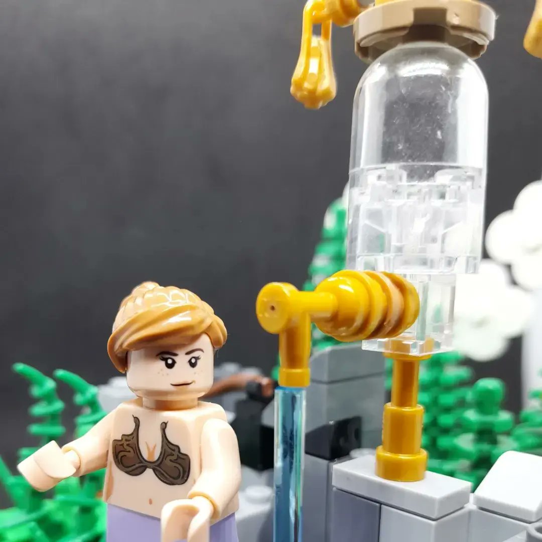 mog21's tweet photo. The #artist & #biographer Giorgio #Vasari died #OTD 27 June 1574 here's #Allegory of #Patience reinterpreted in @LEGO_Group after original in the Klesch Collection previously on loan @NationalGallery #giorgiovasari #allegoryofpatience #waterclock #mannerism #RENAISSANCE #water https://t.co/J66RsSsA1J