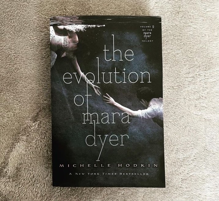 hswaIdron's tweet photo. Libro: The evolution of Mara Dyer (Mara Dyer #2)
Autora: Michelle Hodkin
Puntaje: ★★★★☆ https://t.co/KcQwwSZmlt