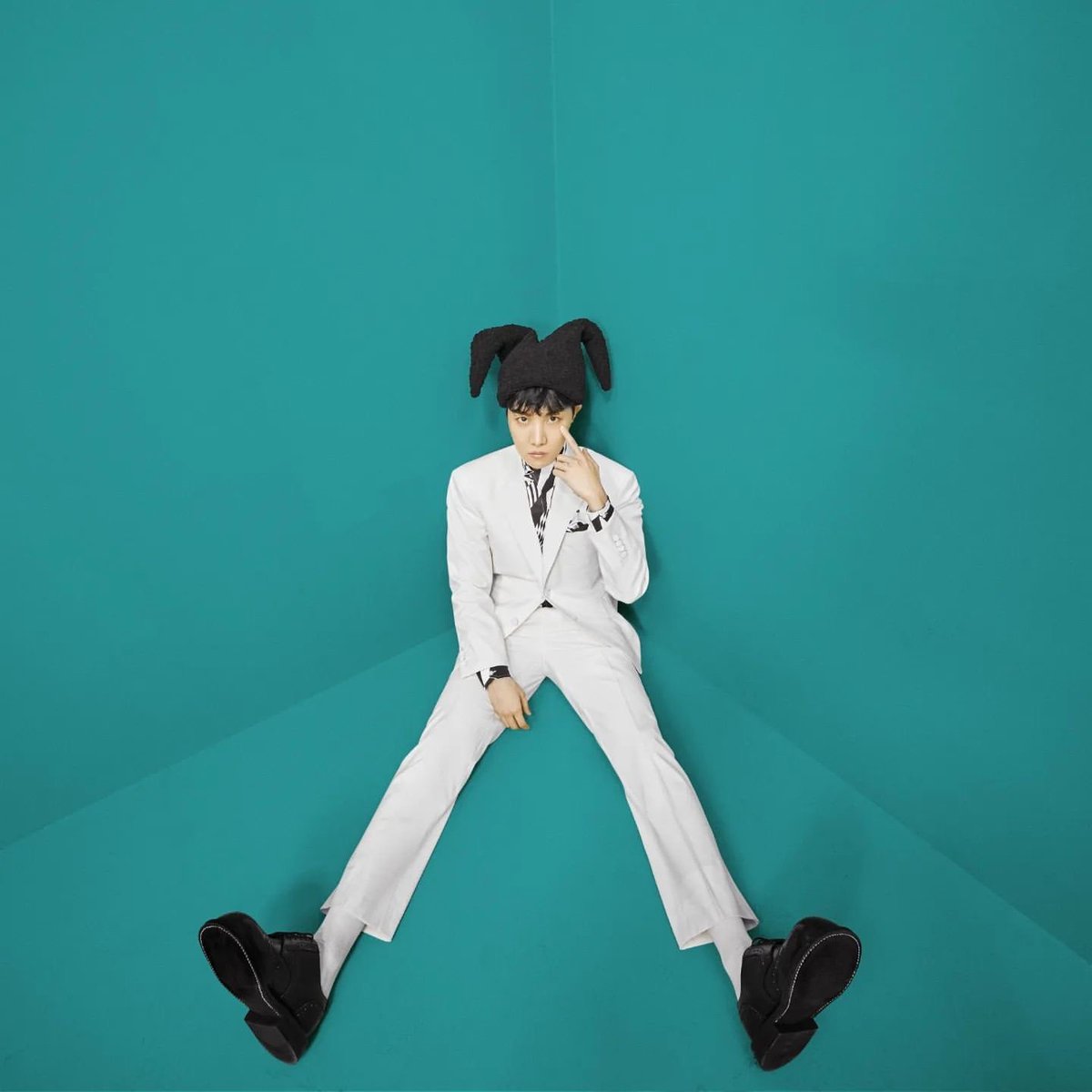 MarahSts's tweet photo. Esse álbum do hobi  vai ser tudo 🥰🥰 https://t.co/31mokTuKg0