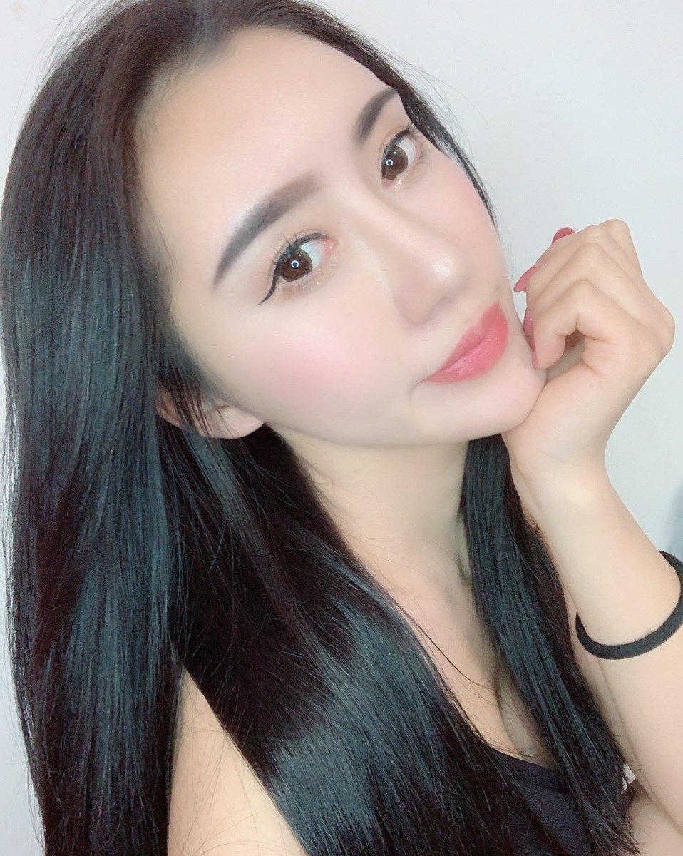 dsource34's tweet image. It's just a typical monday selfie 😉