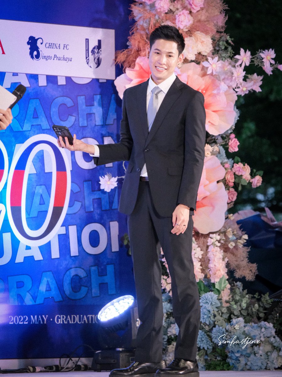Simbastjinx's tweet photo. เป็นไงหล่ะ คิดถึงสิงใช่ไหม.☺️
#SingtoPrachaya
#SingtoGraduation https://t.co/sTlXTSptHD