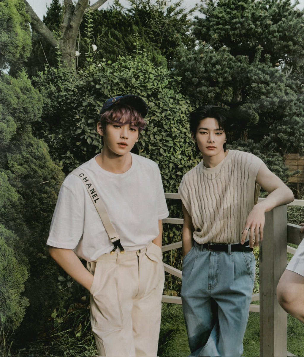 tmt_stay's tweet photo. 퍼스트룩 vol.241 스캔
스트레이키즈x클린 https://t.co/g4A5JBFnmB
