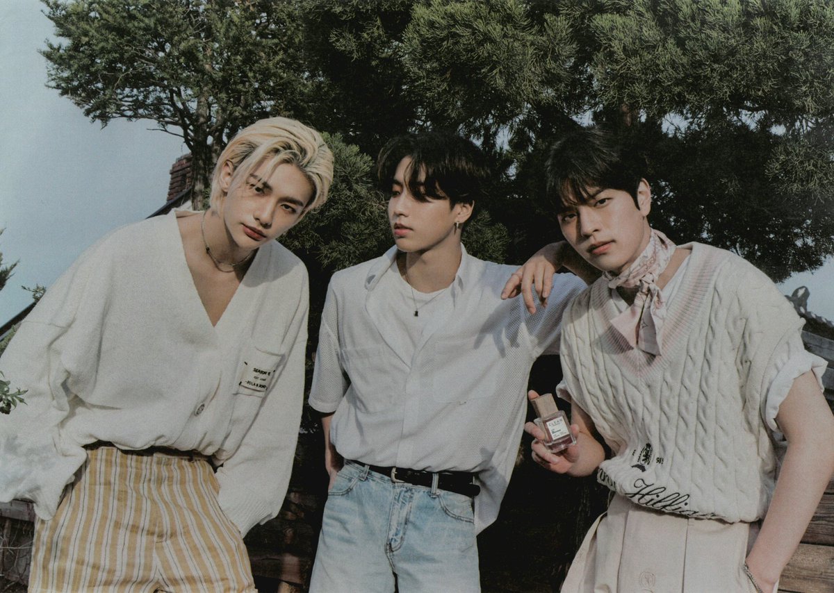 tmt_stay's tweet photo. 퍼스트룩 vol.241 스캔
스트레이키즈x클린 https://t.co/g4A5JBFnmB