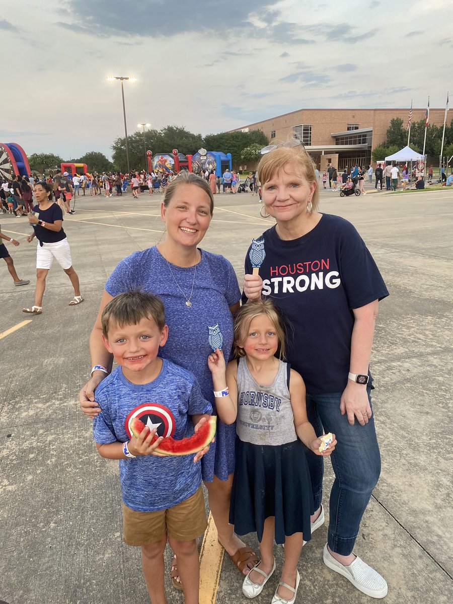 Ollie came to see fireworks at Second Baptist Church. <a href="/KISDMcElwain/">McElwain Elementary</a>  #Ollieadventures