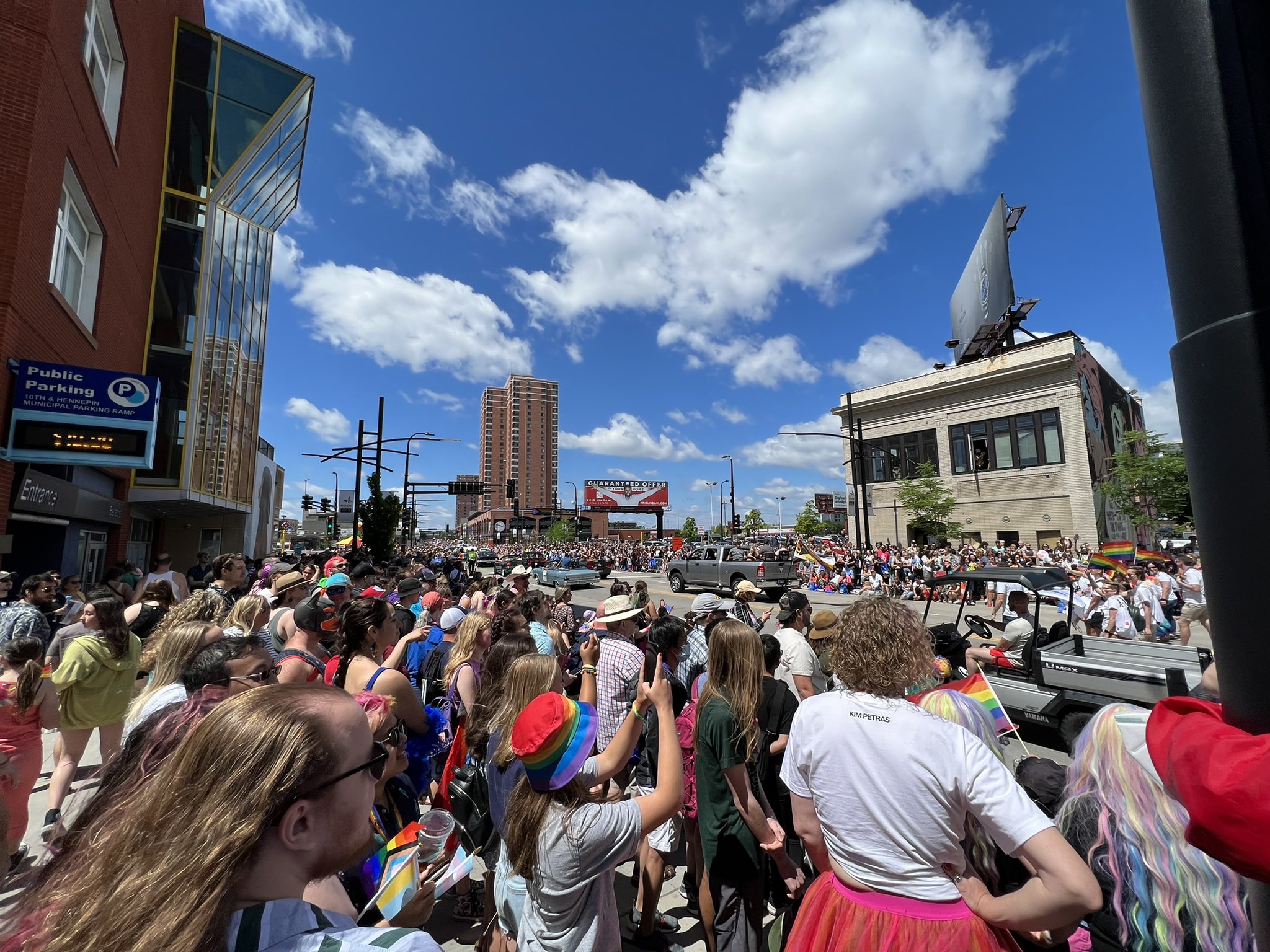 นายอาร์ม 🙋 on Twitter "วันนี้ไป PRIDE PARADE ที่ Minneapolis มาล่ะทุก