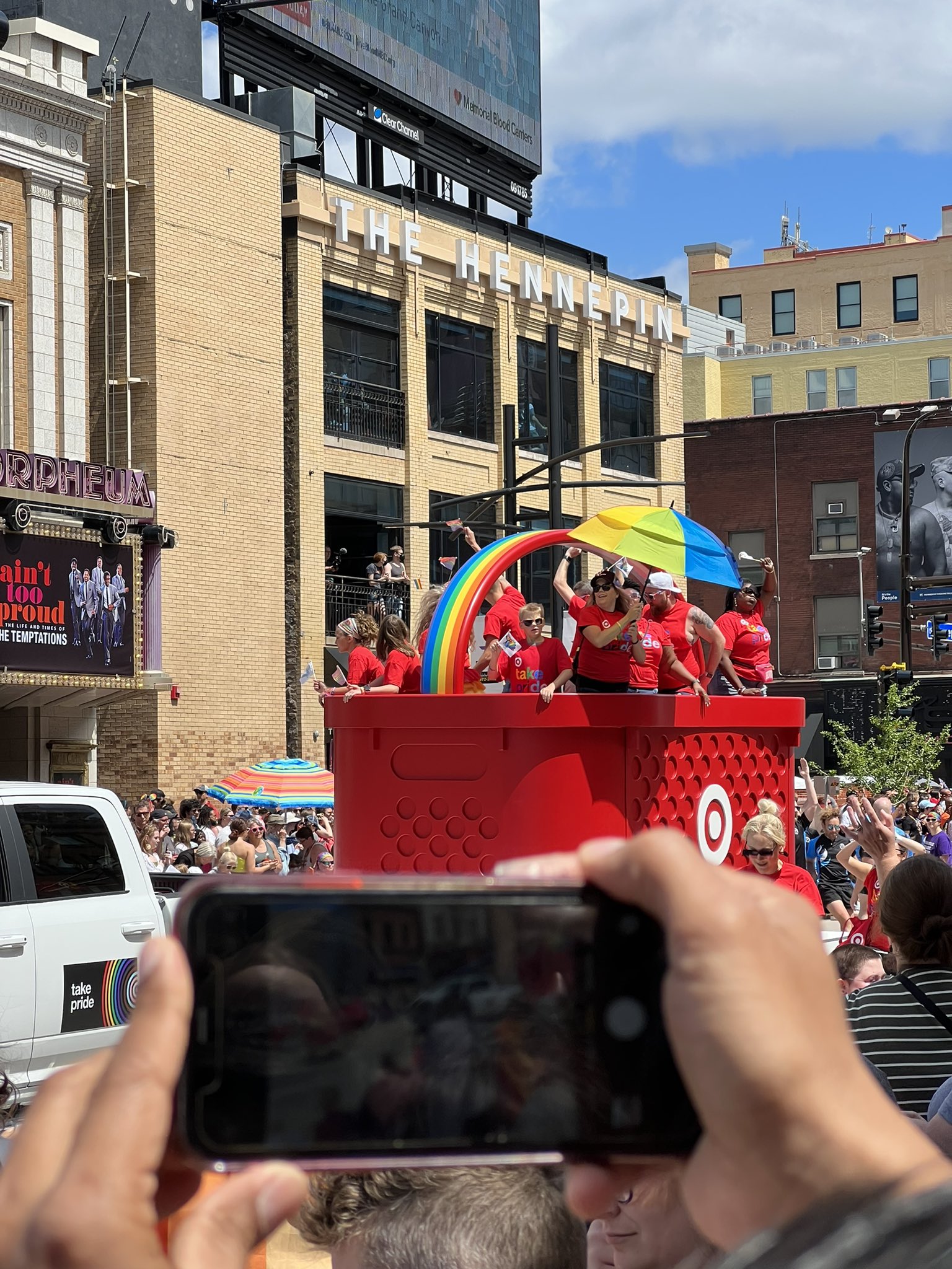 นายอาร์ม 🙋 on Twitter "วันนี้ไป PRIDE PARADE ที่ Minneapolis มาล่ะทุก