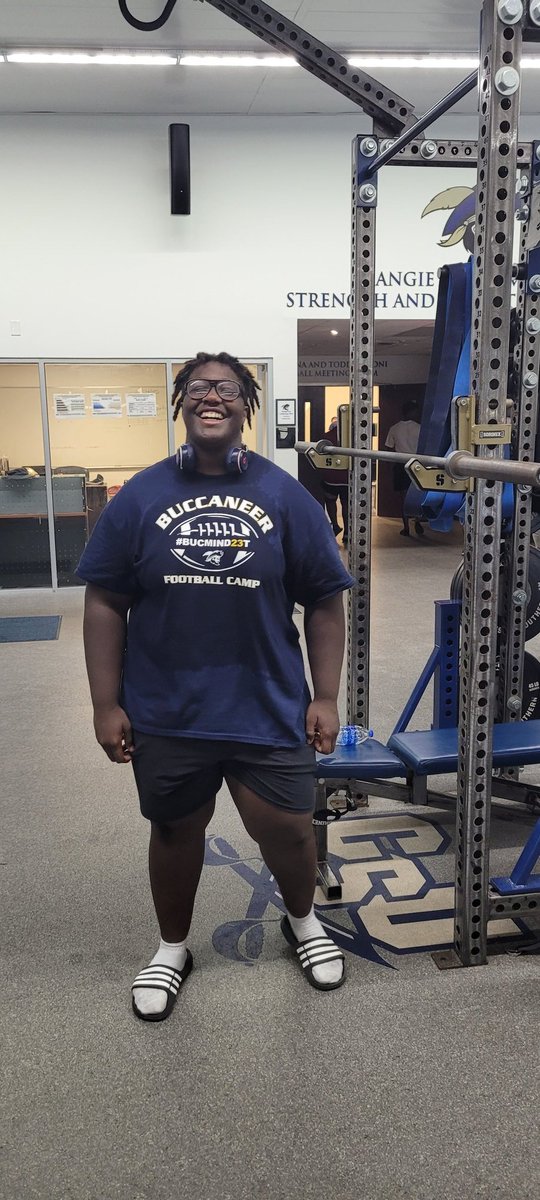 Bigdillmill1's tweet photo. Had an exceptional time showcasing my skills at Charleston Southern! #Go Bucs @AmourManrey75 @CarterRamsFB @Coach_Timmerman @tdlock52 @BigCoachMarvin @bigka54 https://t.co/kNbqN1QPUv