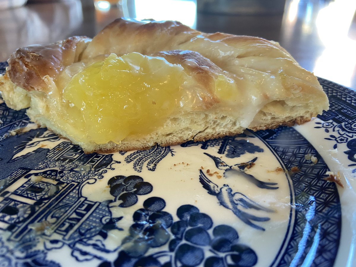 MTsteamboat's tweet photo. Danish Pastries are complete!!!! 😋 🤤 #steamboatdrygoods #danishpastries #fromscratch #welovetocook 😘 👩‍🍳 https://t.co/2AxtgyKZn8