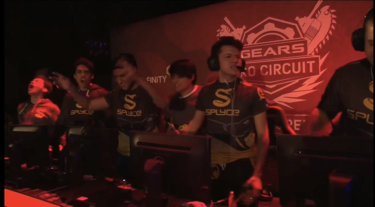 Addvers_'s tweet image. Fue un placer competir todos estos años y hacer lo que me apasiona, no me arrepiento de nada, quizá no pude ganar pero me la pase de huevos en el camino, marco mi vida para siempre, conviví con gente bien chingona, conocí el ADMV y muchos lugares lindos, gracias Gears ❤️