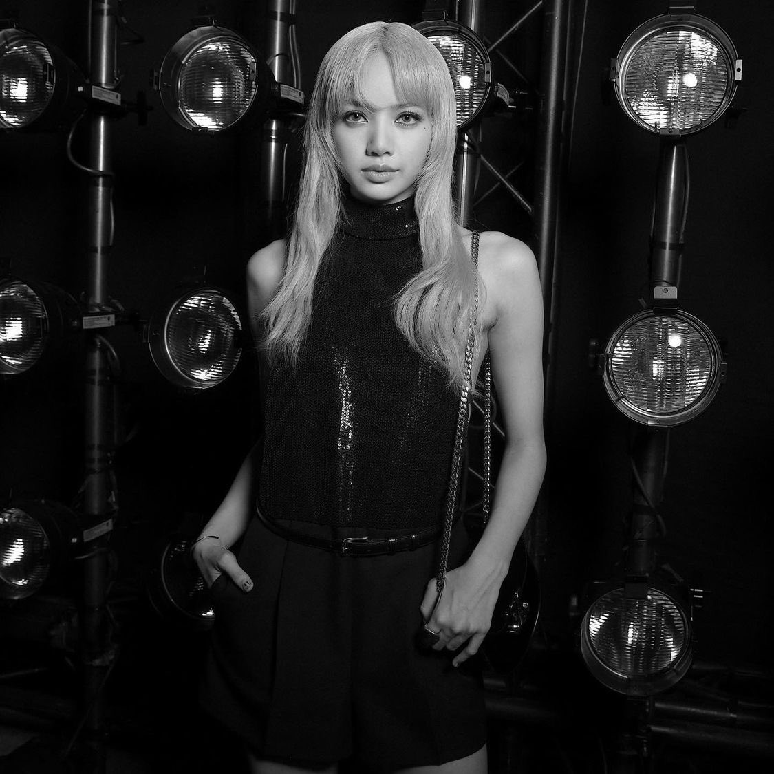 lilila0327's tweet photo. Así es este es el rostro de la única Embajadora Global de CELINE, hablamos de nuestra hermosa Lisa
LALISA HUMAN CELINE
#LISAatCelinePFW22
#LISAXCELINE https://t.co/hAdkfL7lqE
