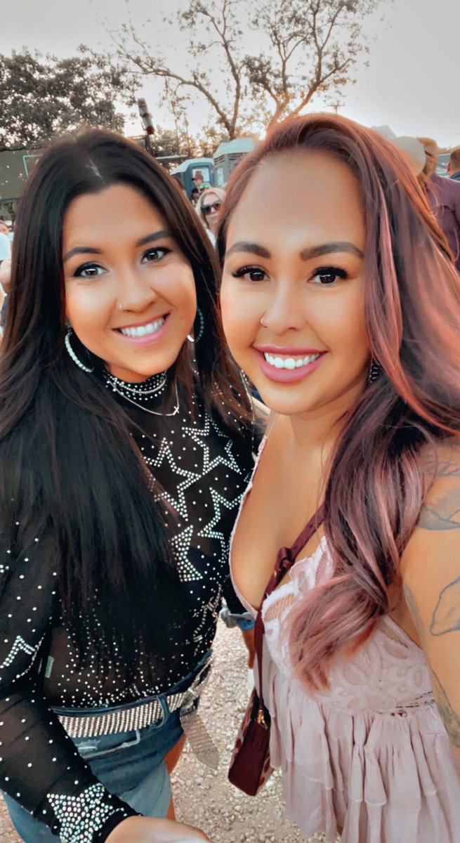 brittvasquez22's tweet photo. Danced our asses off last night https://t.co/JEWiMlntp3
