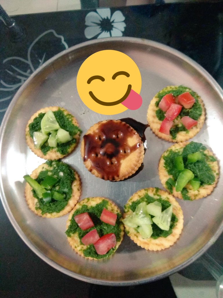 Srushtalkstough's tweet photo. Monday!!! When u are a foodie family... 🙄😄 one of them being a hard core Gujarati ❤
3 members. 3 breakfasts.
#MondayMorning
#foodies
#morningvibes
#lifeofmom
#teamwork https://t.co/JAMEruOHKS