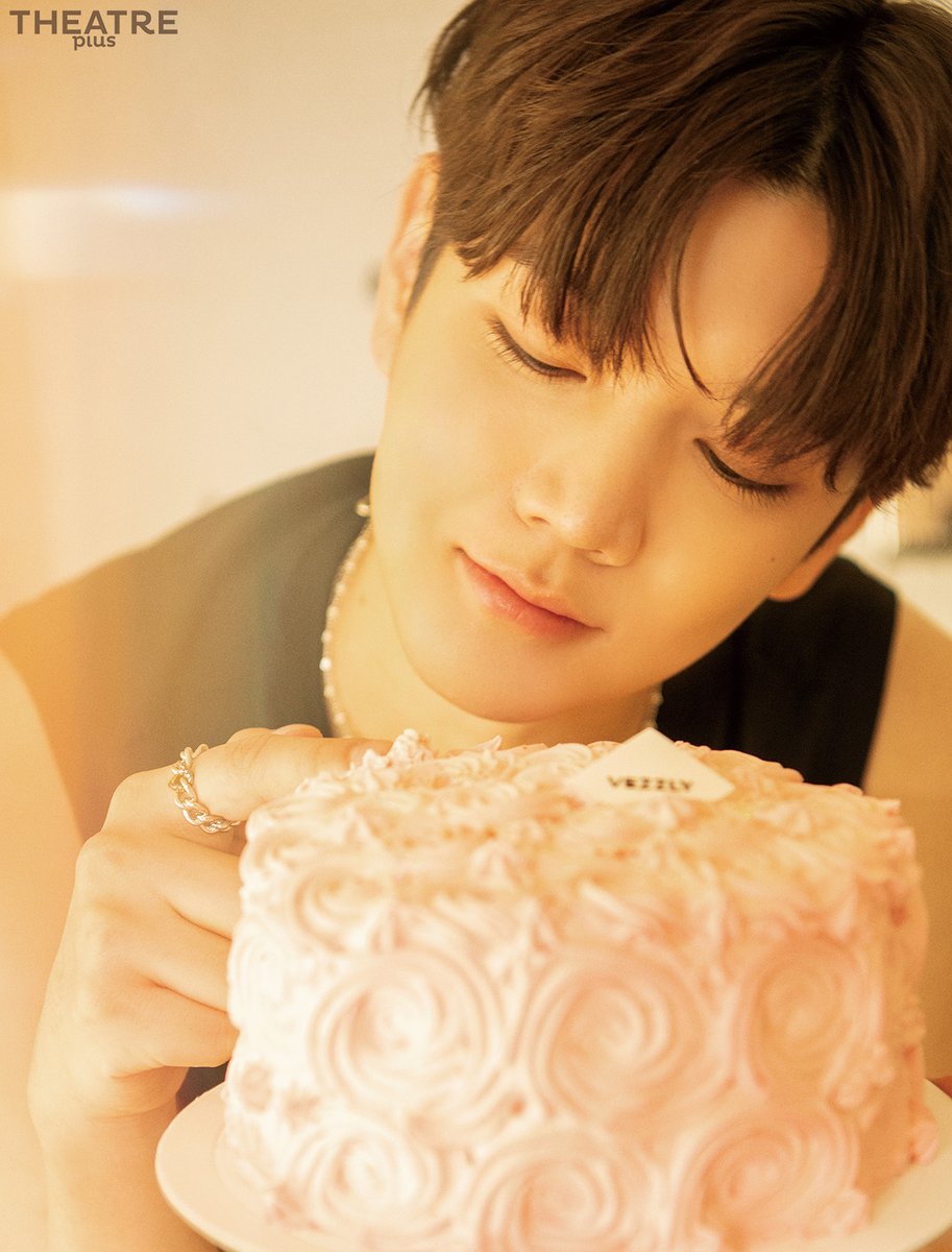 theatreplus_twt's tweet image. [인터뷰🎙] #뮤지컬 &amp;lt;#번지점프를하다&amp;gt;의 현빈 역으로 돌아온 #렌(#최민기)를 만나 이야기를 나눴습니다🙌 
여름의 청량함을 가득 담고 세 번째 무대에 오르는 렌의 에너지와 열정! 인터뷰에서 만나 보시죠✨

📎naver.me/x4axz0Ab