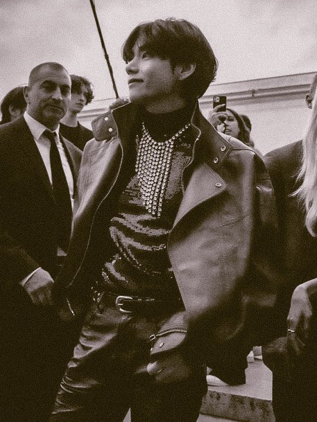 swtmilktae's tweet image. i will show this to my future grandkids