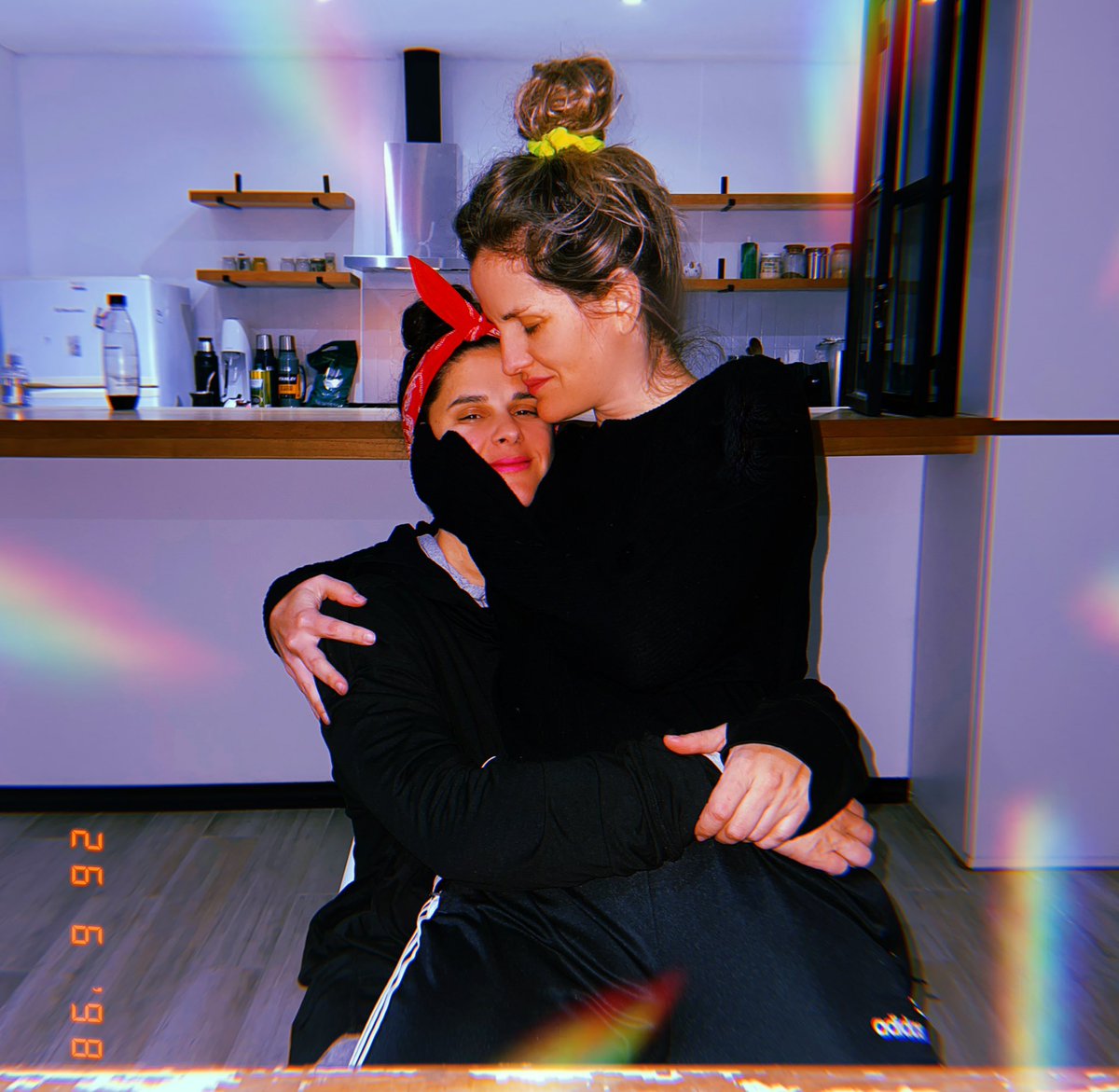 celebramos y abrazamos a quienes no pueden vivir en libertad. Por esas historias que no pudieron ser, por quienes tienen miedo, por quienes sienten culpa, por quienes se animaron y quienes vendrán y siempre agradeciendo a quienes lucharon y nos trajeron hasta aca🏳️‍🌈 #Pride2022