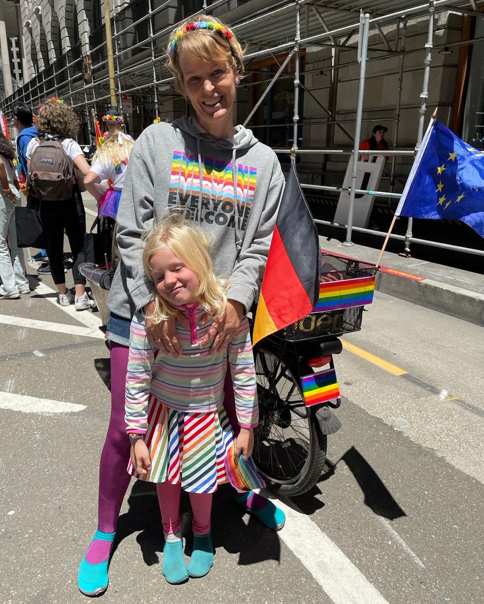 #sfpride 2022! 🏳️‍🌈Tens of thousands people out in the streets of <a href="/sfgov/">City of San Francisco</a>. <a href="/EUintheUS/">European Union in the U.S.</a> and European partners too in great numbers! Thank you to many colleagues out there. Special thanks to <a href="/MercedesBenzUSA/">Mercedes-Benz USAㅤ</a> and their amazing team for providing such a wonderful car. #PrideMonth