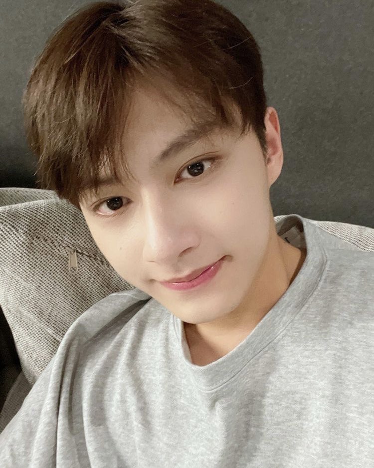 liphuifiles's tweet photo. #LOONA #김립 #SEVENTEEN #준 https://t.co/PEh4oa6GVq