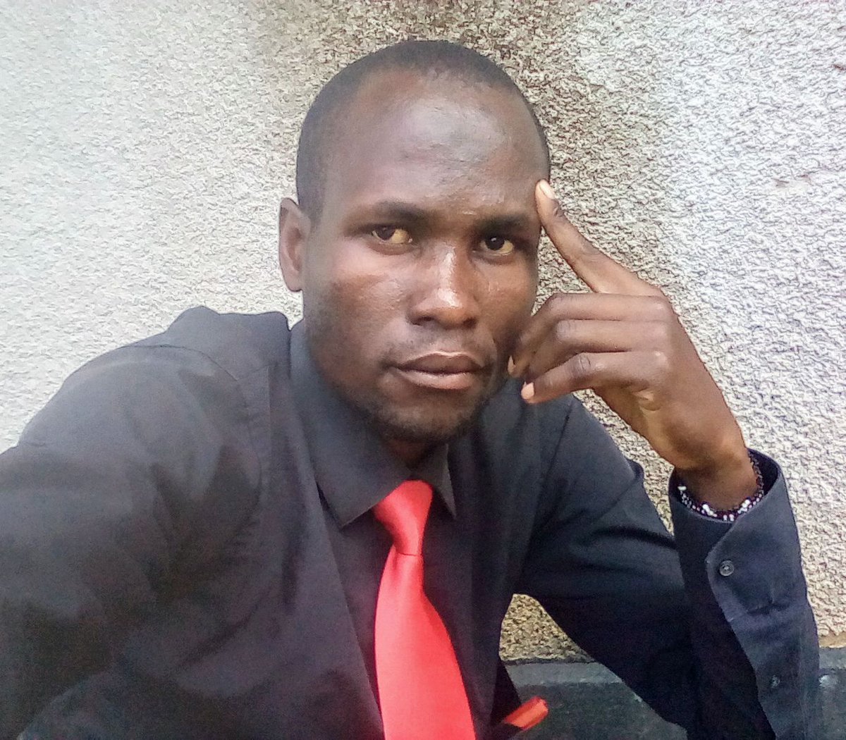 MwalimuDevis's tweet photo. @RadioCitizenFM @JeridahAndayi Kutoka Ochude Nabarikiwa narausha wanafunzi Na walimu wote wa Ochude Eastgate Academy ujumbe waamke kumekucha #pambazuka https://t.co/VOCu23aE8J