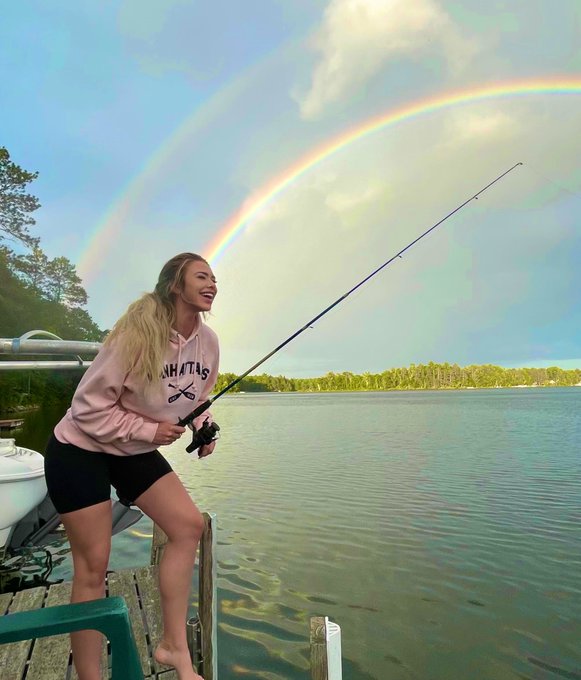 If this isn’t good luck, I don’t know what is..  #DoubleRainbow ? https://t.co/UBHpqWDyTr