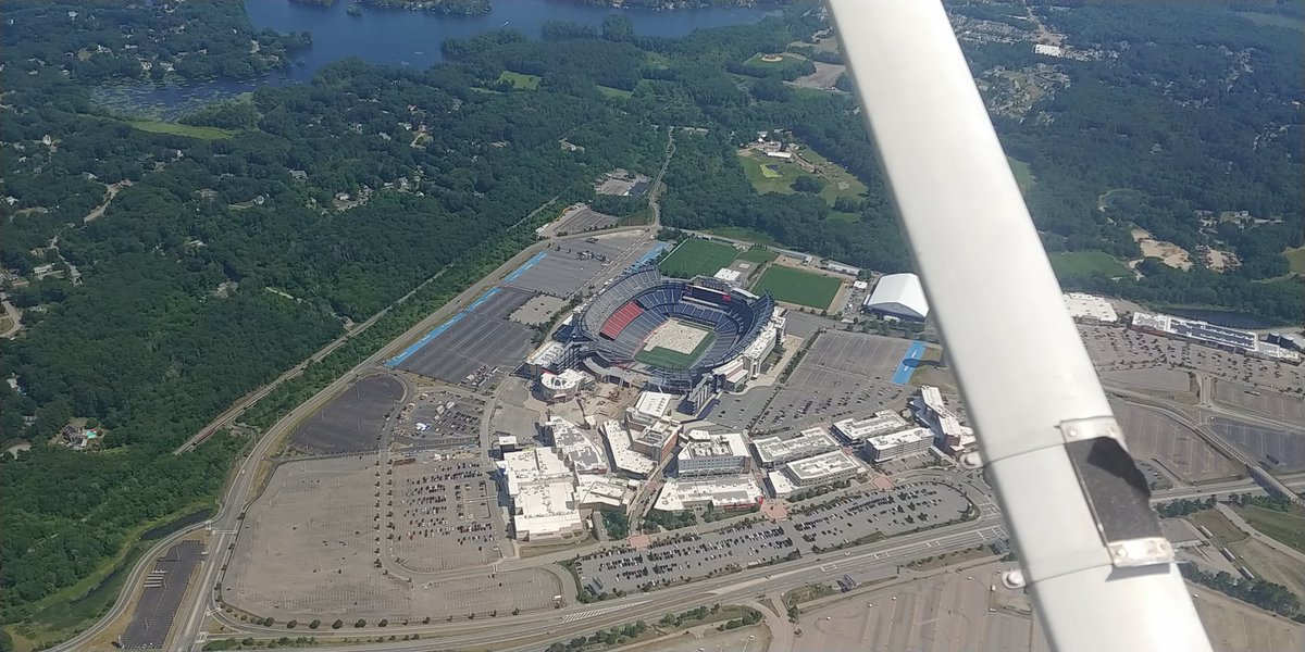 GoodShibu's tweet photo. This was my #firsttimeflying a #cessna and it was so much fun 😎
Nothing but calm winds and blue skies! 📸 Here are some aerial pics: #horizonaviation south to #AudubonEasterly in #EastWalpole to #GilletteStadium in #Foxboro then east to #CapeCodBay and along the beach coast. https://t.co/266wJ2qkse