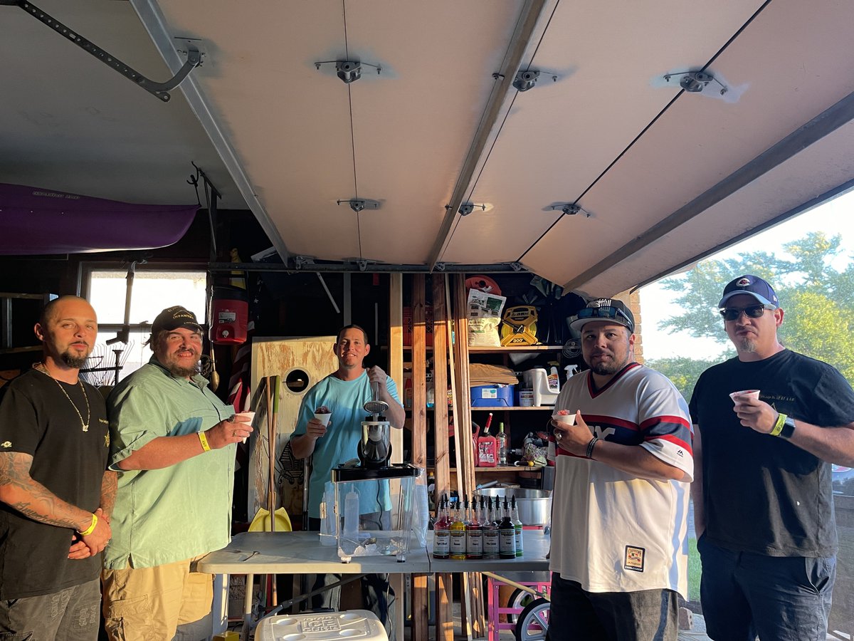 FriendsofMasons's tweet image. Our second machine has arrived. The 2nd machine we discussed during the fundraising portion of our meeting is to make snow cones! Keep an eye out for us at upcoming events in and around Elgin.

#FriendsofMasons #FOM #Community