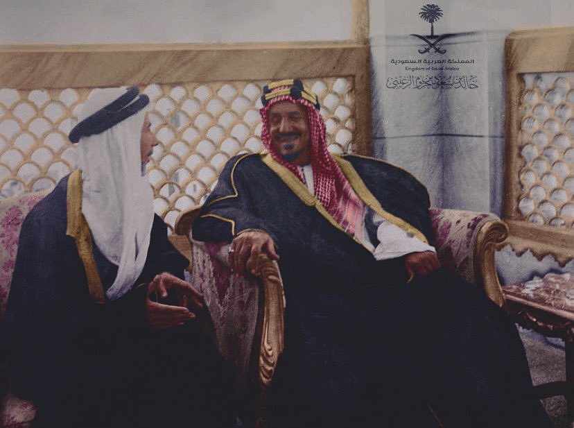 aplllq's tweet image. يقول المؤسس الملك عبدالعزيز -طيب الله ثراه &quot; جماعتي شوقوني لزيارة اوروبا وعواصمها ومدنها الكبرى..ولكني ما احب ان افارق بلادي ولا اريد ان ارى غير بلادي العربية &quot;

نجد بلياليها عن امثالها زود
لو كلها عند الاوادم ليالي

يا اللي ليالي نجد بعيونكم سود
يابعدكم عن فهم سر الجمالي