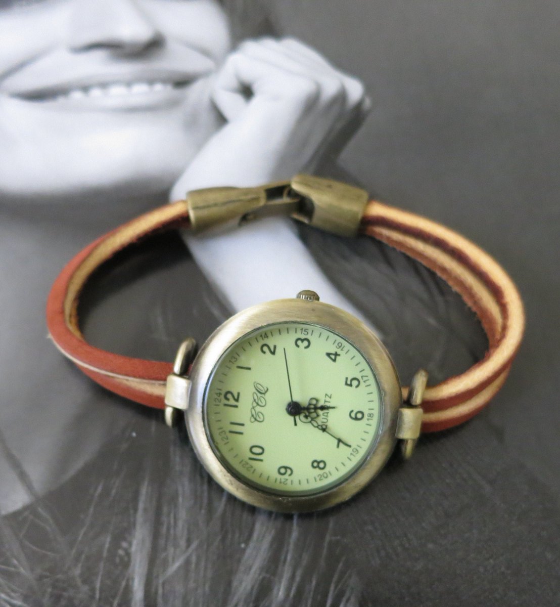 Leather watch, simple watch, casual watch, unusual watch, bronze and leather wristwatch designed by JuSal08  #brown #bronze #unisexadults #no #leather #bohohippie #analog #battery #loggerleather 