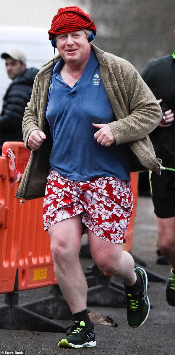 ildottorechairo's tweet photo. Con la propuesta de montar a caballo con el torso desnudo para demostrarle al presidente de Rusia, Vladímir Putin, lo 'duros' que son.
Asi comenzo la conversación Boris Johnson la reunión del G7.
Quien se ve mas duro, Vladimir Putin o Boris Johnson ? 

https://t.co/Mtl7LKSFDm https://t.co/h3ZAL1XIwi