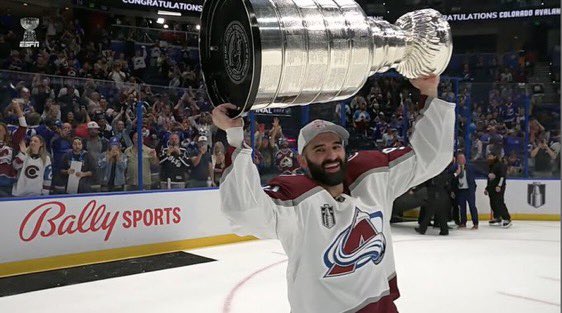 BlackGirlHockey's tweet image. how it started: how it’s going:
Congratulations to Stanley Cup CHAMPION Nazem Kadri! 💙❤️