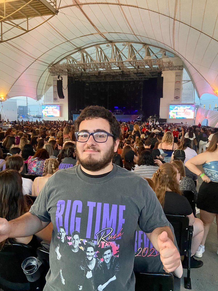 peter_chora's tweet photo. My sister and I saw Big Time Rush in concert in Boston, MA. It was awesome!!!
#bigtimerush #bigtimerushforever #bigtimerushforevertour https://t.co/CAjzP1U3kW