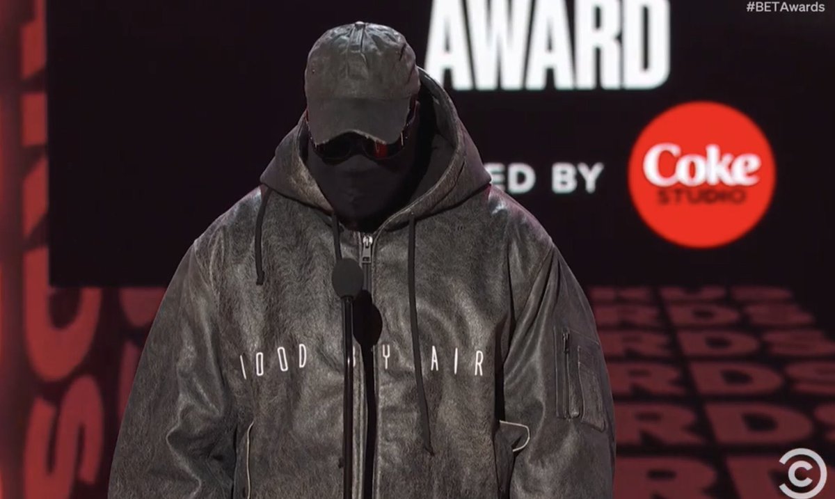 JChaplin_'s tweet photo. When you have to make a speech at an awards show and have to record a ransom video right after #BETAwards https://t.co/WBIdC1ZZPb