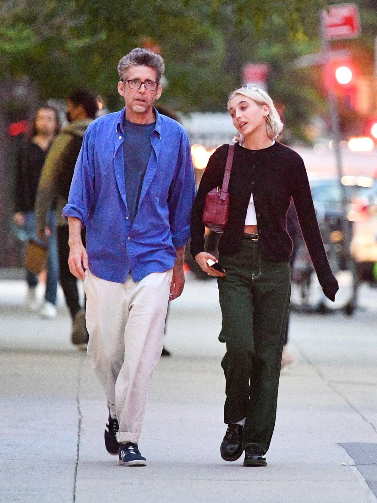 Emma Chamberlain Access on X: Emma and her dad out and about in New York  on June 23rd.  / X