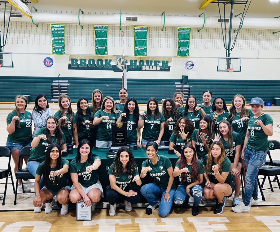 All I can say is Extraordinary! I'm going to miss this team! 😢 They fully deserved to get their rings today! Becoming a National Champion is hard at any level and I'm so proud of them for achieving this feat! #MemoriesForever #LadyBears #RingSZN 🐻⚽️💚🏆💍