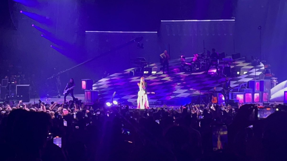 SoupSet13's tweet photo. show of a life time ❤️‍🔥 https://t.co/V5cN3ptM0v