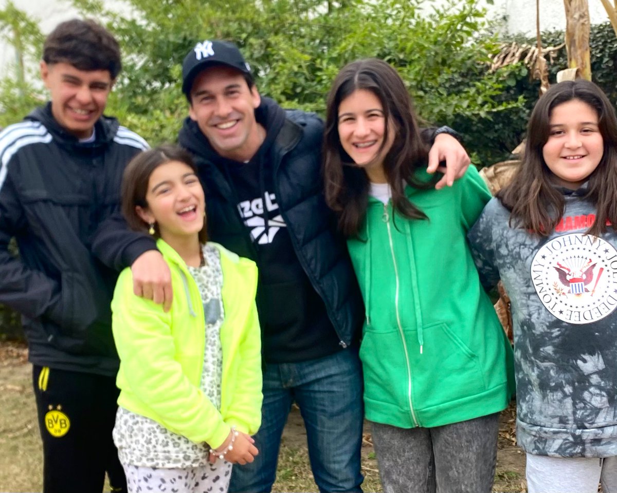ruizcristian55's tweet photo. “Ellos=Forever” #sobri #4decadas https://t.co/kSqE8uhK19
