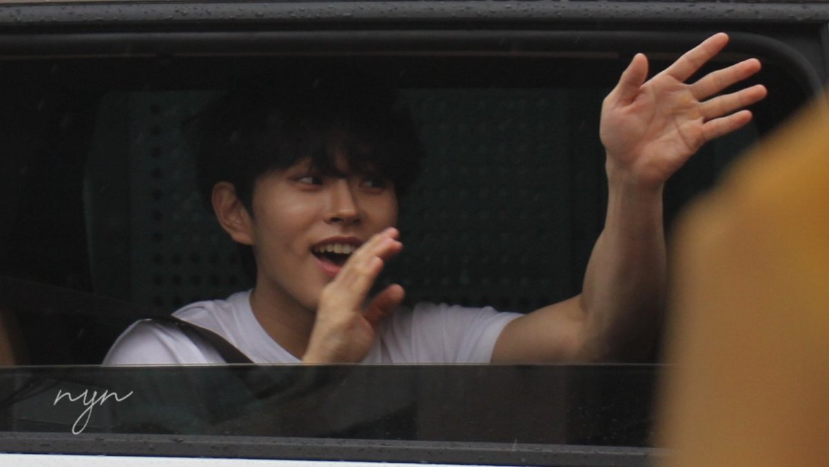 nynbchan's tweet photo. 220627 너에게음악 퇴근길
#이병찬
귀여워☺️ https://t.co/GYOWMJvbPZ