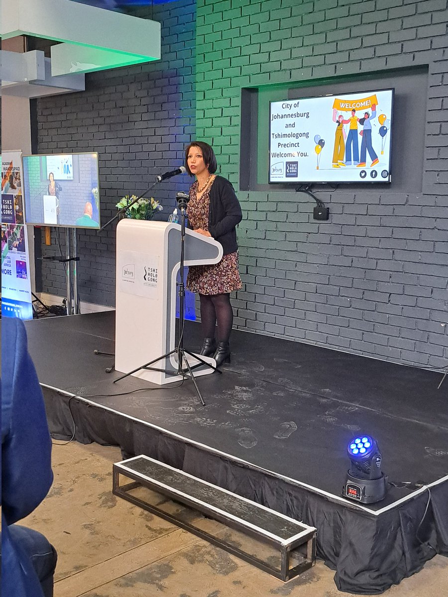 CityofJoburgZA's tweet photo. Intoduced by our MC for the day, Nkhensani Khoza, CEO of Wits Tshimologong Precinct, Ms Lesley Donna Williams does the welcome and gives us a background of the #COJSmartCityChallenge.
#COJSmartCityAwards https://t.co/Ckzgtj0Wf7