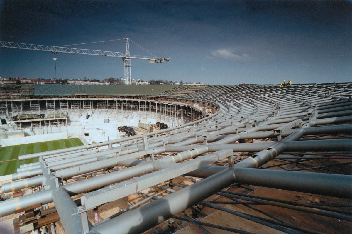 Today is the start of the world famous #Wimbledon #Tennis championships!

Here's a great shot of the roof structure on Court No.1 being put into place featuring many #CurvedSteel profiles supplied by Angle Ring.

Good luck to everyone who is competing this year!

#Construction