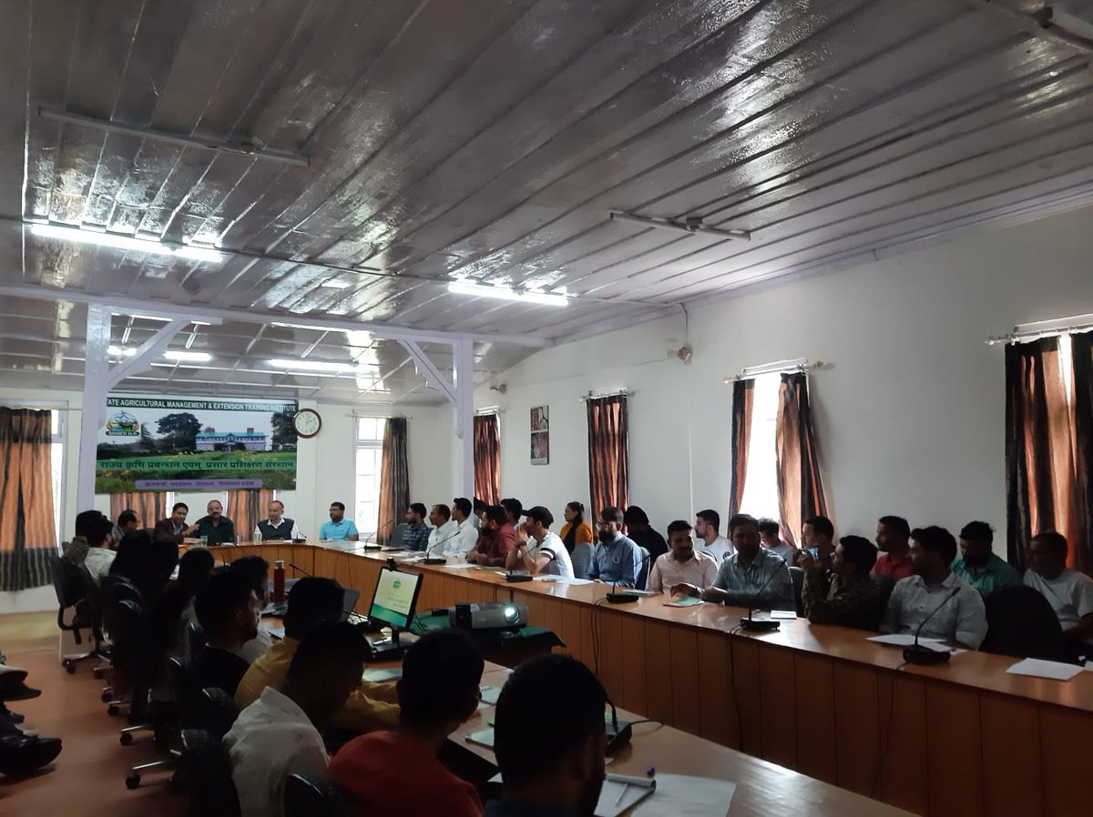 EBhuntar's tweet photo. Training conducted for eNAM and APMC staff, organized by @hpsamb  in collaboration with the training team of NFCL at Sameti, Mashobra. https://t.co/LM3vt1G8O9