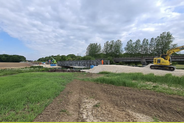 SoilScienceLtd's tweet photo. Our crane pads and piling mats can save you tens of thousands of pounds. The shortened programme to install contributes to achievable savings of £65,000.00 over 6,000m2 with distinct improvements to environmental metrics. #civilengineering #groundworks #construction #costsaving https://t.co/MjoueFoJEs