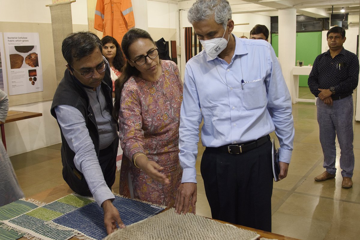 NID_India's tweet photo. Shri. Anurag Jain, IAS, Secretary, DPIIT, Ministry of Commerce &amp; Industry, Govt. of India, visited NID Ahmedabad on 24 June 2022 (Friday).

Shri. Praveen Nahar, Director NID greeted him and showed him the Institute. 

News Courtesy: CMR Office

#Design #India #NID https://t.co/a5DJXNmWKd