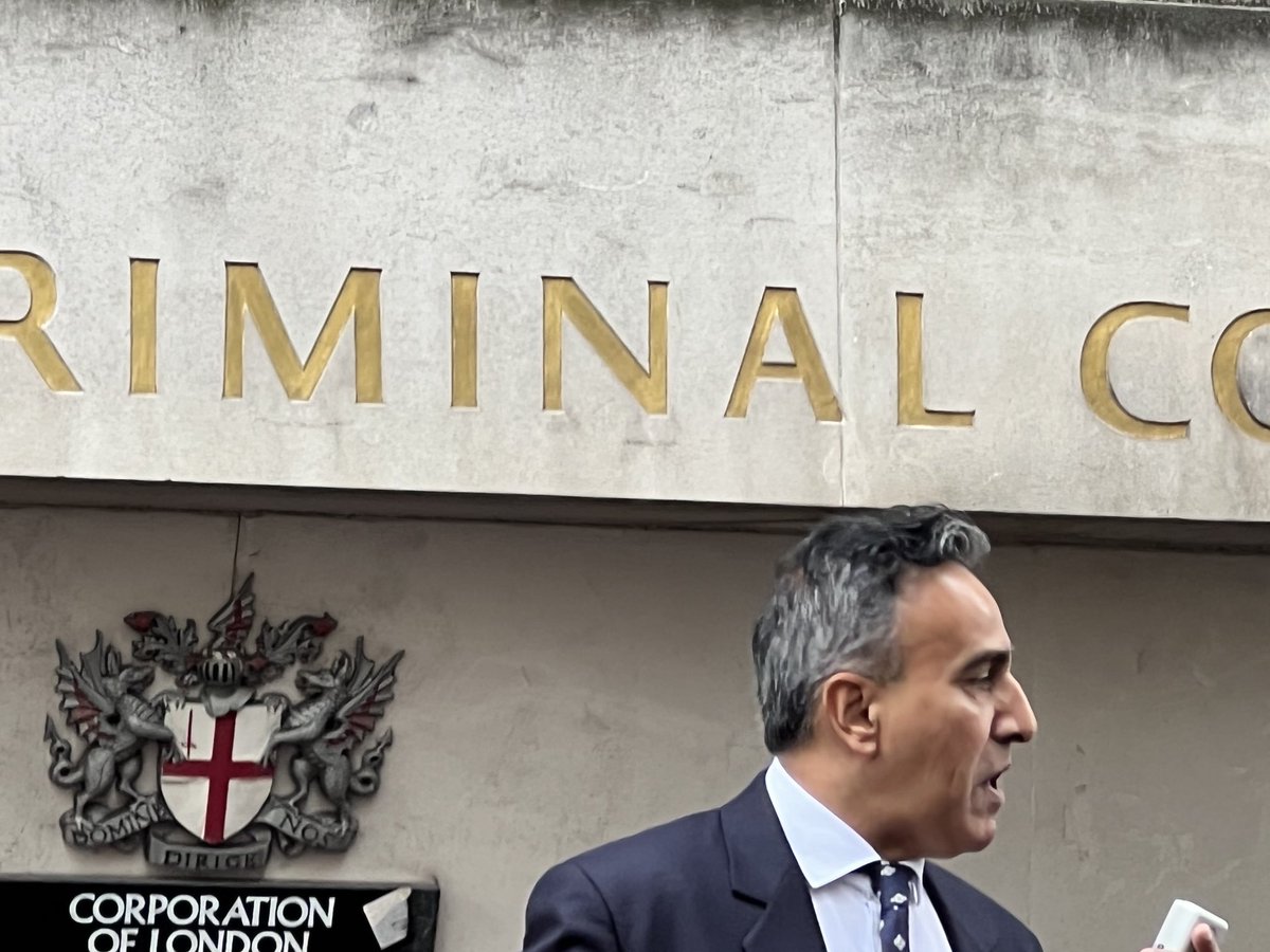 GregFoxsmith's tweet photo. At the Old Bailey for #BarStrike #Actuon4Justice . Stirring words and great leadership from @TheCriminalBar https://t.co/S0hNKrNeuV